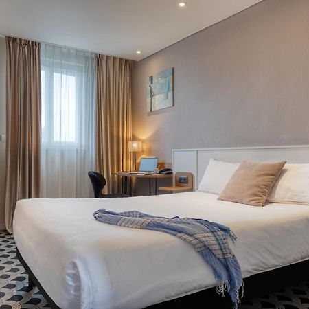 Brit Hotel Les Voyageurs Лудеак Екстер'єр фото